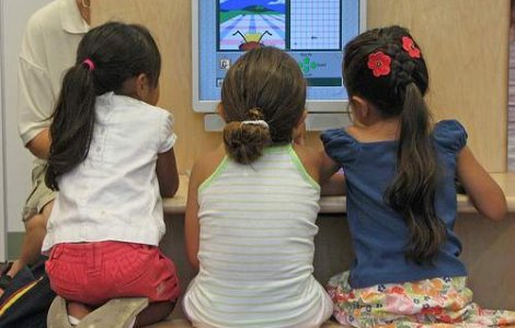 Elevii romani care au primit calculatoare au rezultate slabe la scoala