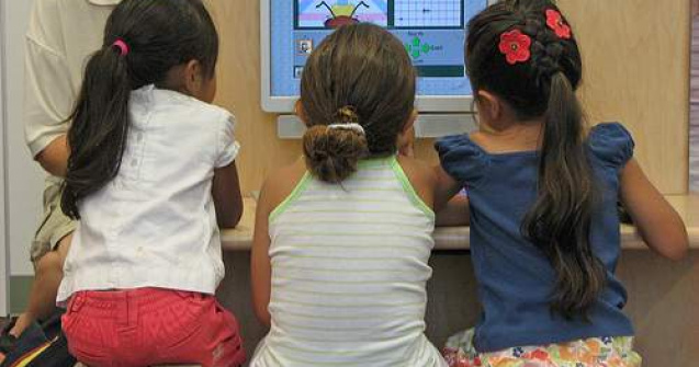 Elevii romani care au primit calculatoare au rezultate slabe la scoala