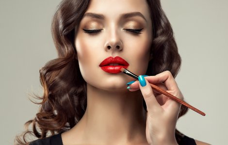  Top  Cum să îți alegi produsele de make up de bază fără ajutorul unui profesionist