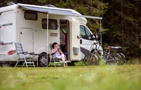 5 lucruri de care nu te poți lipsi când călătorești într-o rulotă