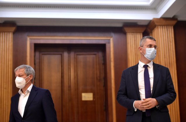 USR fierbe. Dacian Cioloș amenință cu demisia, Dan Barna &icirc;l acuză de &bdquo;aroganță&rdquo; 