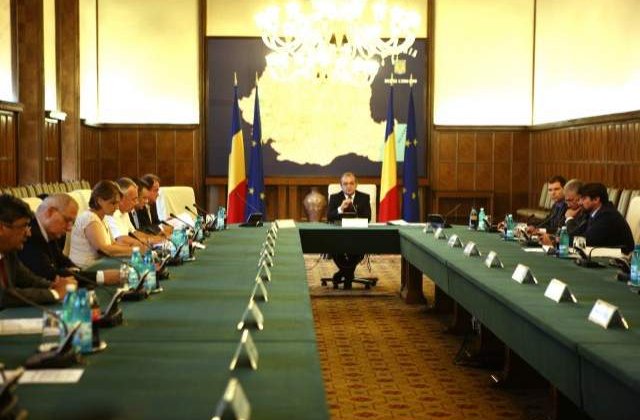 Boc "i-a pus la zid" pe ministri