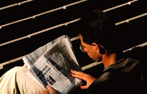 Presa franceza: "Romania: Tentatia de a pune botnita presei"