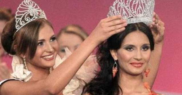 Miss Universe Romania a renuntat la titlu