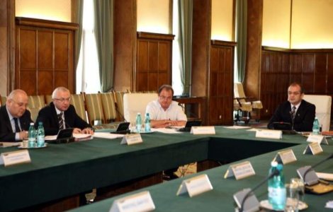 Cum face Guvernul economii?