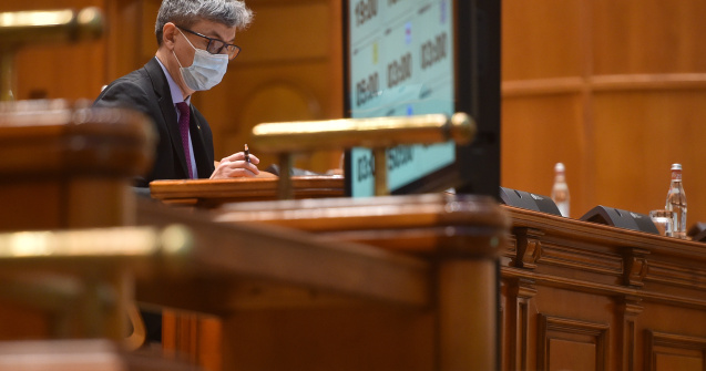 Camera Deputaților: Vot final la moțiunea simplă a USR împotriva ministrului Energiei