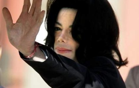 Mormantul lui Michael Jackson, vandalizat