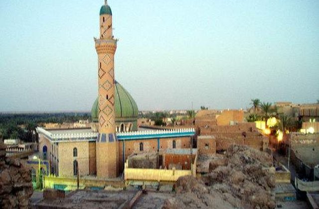 Atac sinucigas la o moschee din Iran, soldat cu zeci de victime