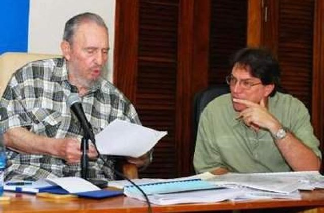 Fidel Castro avertizeaza: Americanii vor sa ne distruga