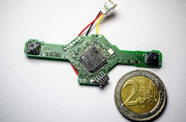 Cercetatorii olandezi au creat cea mai mica "insecta-drona" din lume