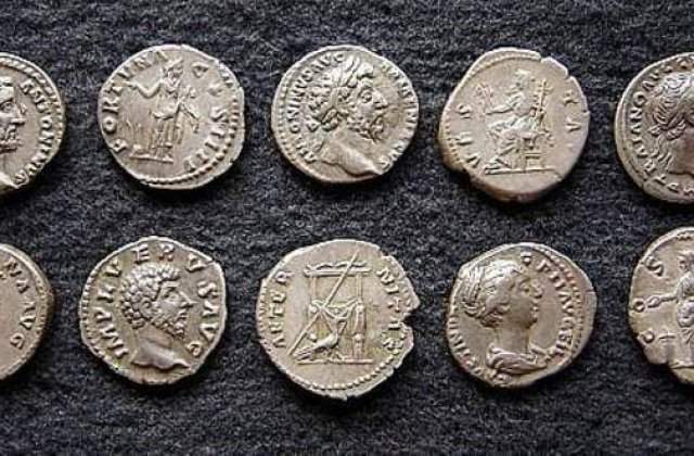 Mai mult de 150 de monede antice si medievale, confiscate de politisti