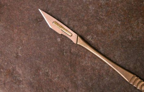 Un tip nou de implant mamar, care impiedica lasarea sanilor, creat in Israel