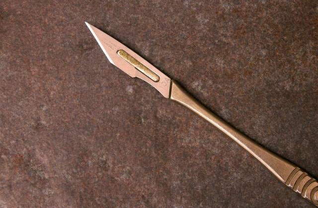 Un tip nou de implant mamar, care impiedica lasarea sanilor, creat in Israel