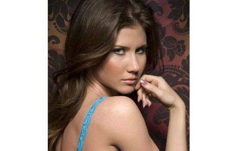 Spioana din Rusia, curtata de industria porno!