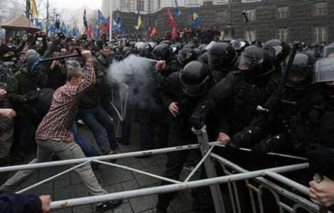 Politia antirevolta din Ucraina a fost desfiintata