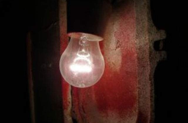 Studiu: Deciziile importante se iau mai bine pe intuneric