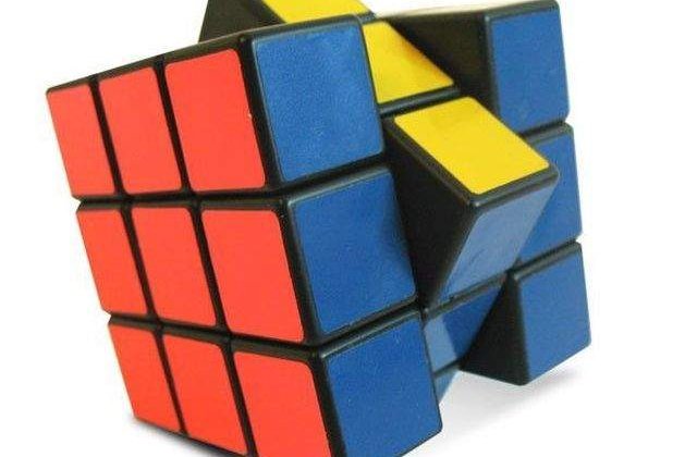 [VIDEO] Cum sa rezolvi un cub Rubik foarte rapid