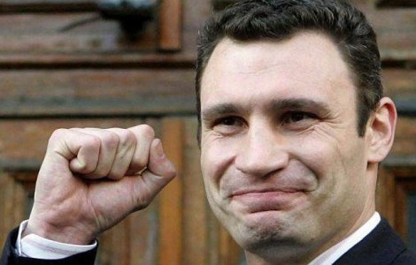 Ianukovici numit "dictator insetat de sange" de Vitali Kliciko