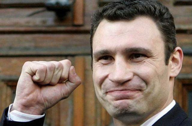 Ianukovici numit "dictator insetat de sange" de Vitali Kliciko
