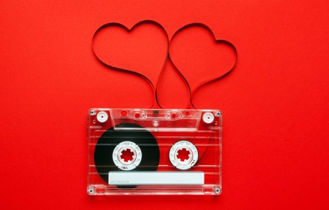  Top  4 piese pe care să i le dedici de Ziua Îndrăgostiților