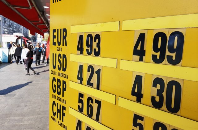 Leul s-a depreciat &icirc;n fața principalelor valute. Ce curs a stabilit BNR pentru astăzi