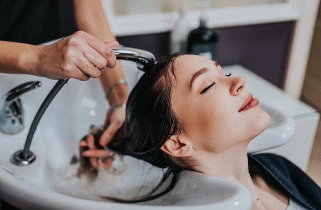 Beneficiile acidului hialuronic pentru păr