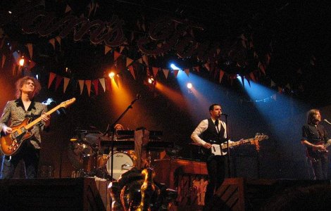 Tom Jones canta alaturi de The Killers