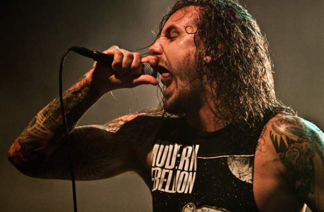 Vocalul formatiei As I Lay Dying a recunoscut ca si-a omorat sotia