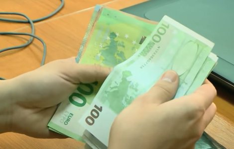 Copiii orfani, copiii nimănui. Un angajat al DGASPC Vrancea este bănuit că a vândut minori pe mii de euro