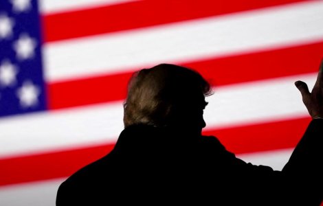 Trump și-a lansat astăzi aplicația de social media, după ce a fost interzis pe Facebook și Twitter