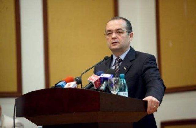 Preda: PDL si Basescu platesc mentinerea lui Boc in functie