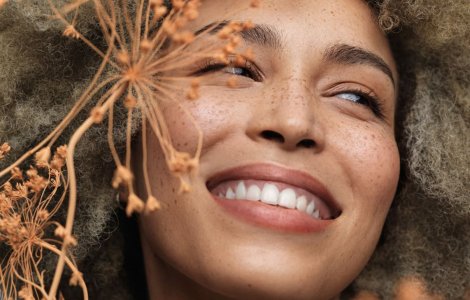 Gama modernă de îngrijire a pielii concepută pentru tine, nu pentru tipul tău de piele