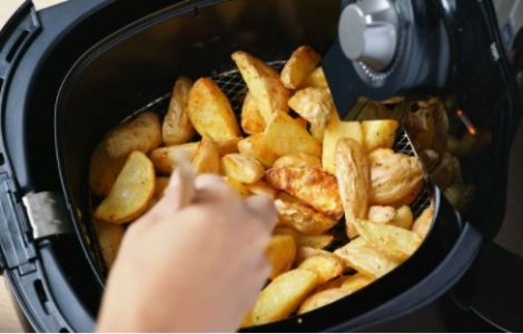 5 avantaje ale friteuzei cu aer cald ce te vor convinge să îi faci loc în bucătăria ta