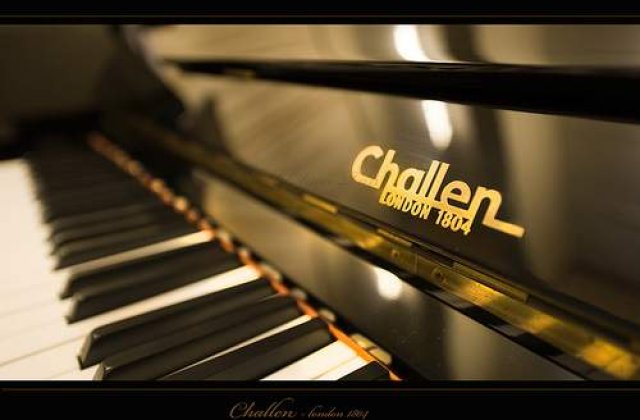 Un pian folosit de Beatles si Pink Floyd va fi scos la licitatie