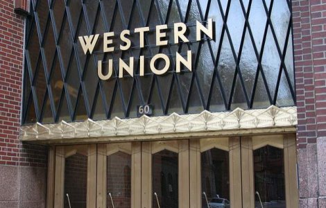 Roman retinut dupa ce a santajat un american ca va posta informatii confidentiale pe net