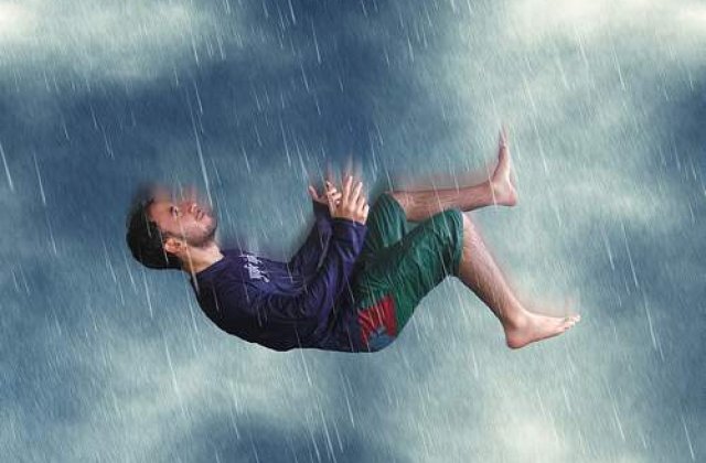 Ploi torentiale in aproape toata tara