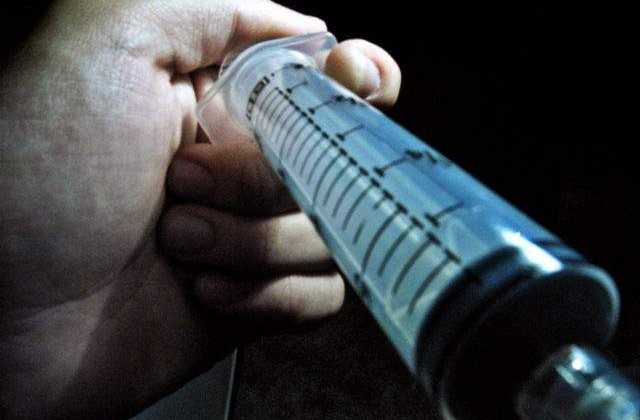 Injectiile cu un nou antiretroviral asigura o protectie durabila contra SIDA