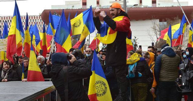 Protest AUR în Piața Universității din Capitală. Românii protestează contra autorităților, dar și a invaziei Rusiei asupra Ucrainei