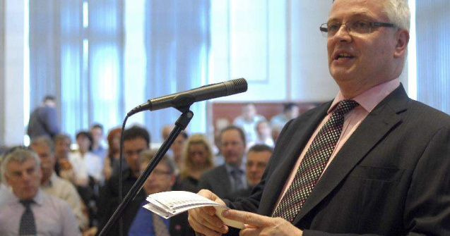 Ambasadorul Barnett critica lipsa de punctualitate a romanilor