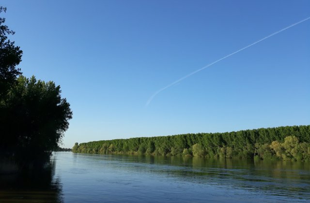 Au intrat &icirc;n Rom&acirc;nia prin apele r&acirc;ului Tisa. Patru ucraineni au fugit din țară pentru a nu fi trimiși la război