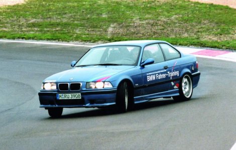 Tehnici de condus sportiv - Cum sa conduci ca un pilot de curse