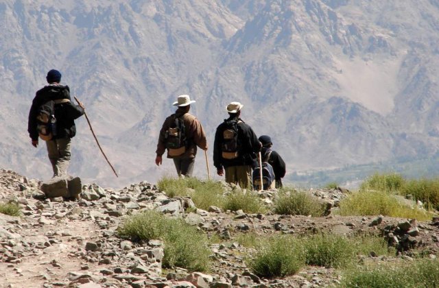 Tragedia de la Fundata: Mai multi salvamontisti pentru ridicarea bucatilor de aeronava