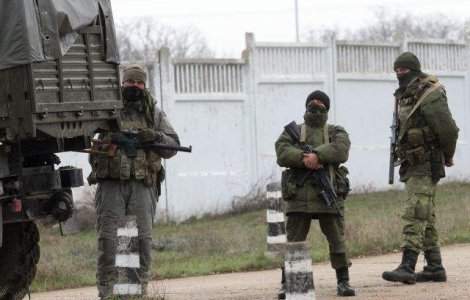 Militanti prorusi au patruns intr-o baza ucraineana din Sevastopol