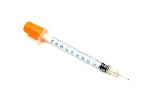 Studiu: Tratamentele injectabile de umplere a ridurilor pot provoca orbire