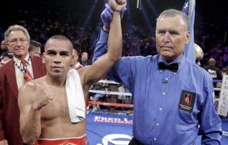 Pugilistul Carlos Molina, arestat inaintea meciului pentru pastrarea titlului IBF