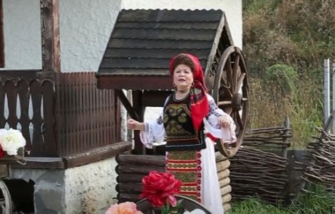 Saveta Bogdan se teme că ar putea începe războiul și în România! Artista a pus o lumânare pentru Vladimir Putin