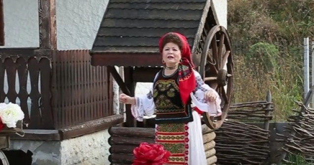 Saveta Bogdan se teme că ar putea începe războiul și în România! Artista a pus o lumânare pentru Vladimir Putin