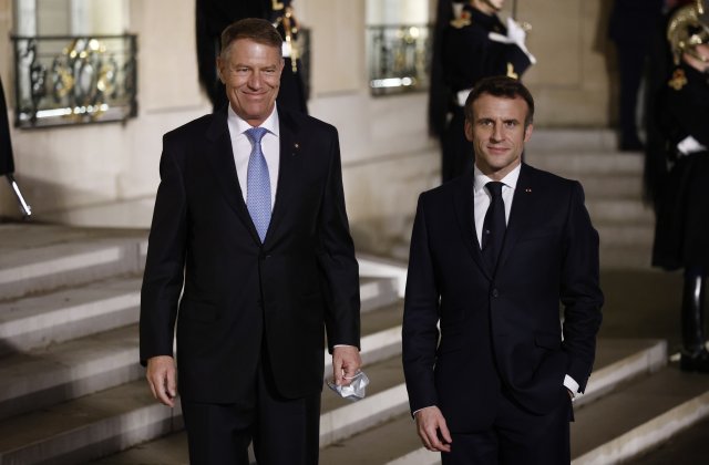 Iohannis i-a mulțumit lui Macron pentru prezența militarilor francezi în România: Consolidarea Flancului Estic este sprijinită de Franţa