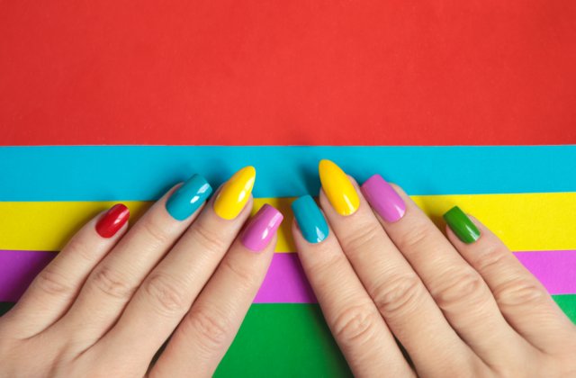 6 lucruri surprinzătoare pe care le poate dezvălui forma unghiei tale despre tine