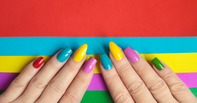  Top  6 lucruri surprinzătoare pe care le poate dezvălui forma unghiei tale despre tine